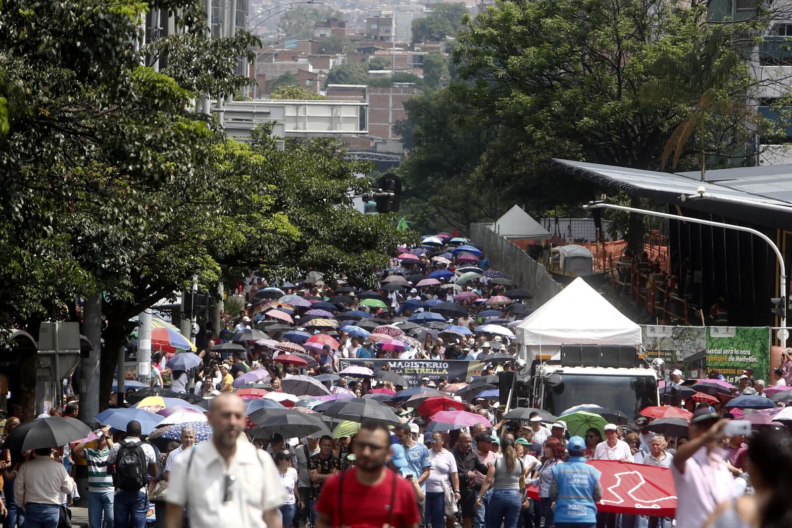 Strajk edukacyjny w Kolumbii fot. EPA/Luis Eduardo Noriega