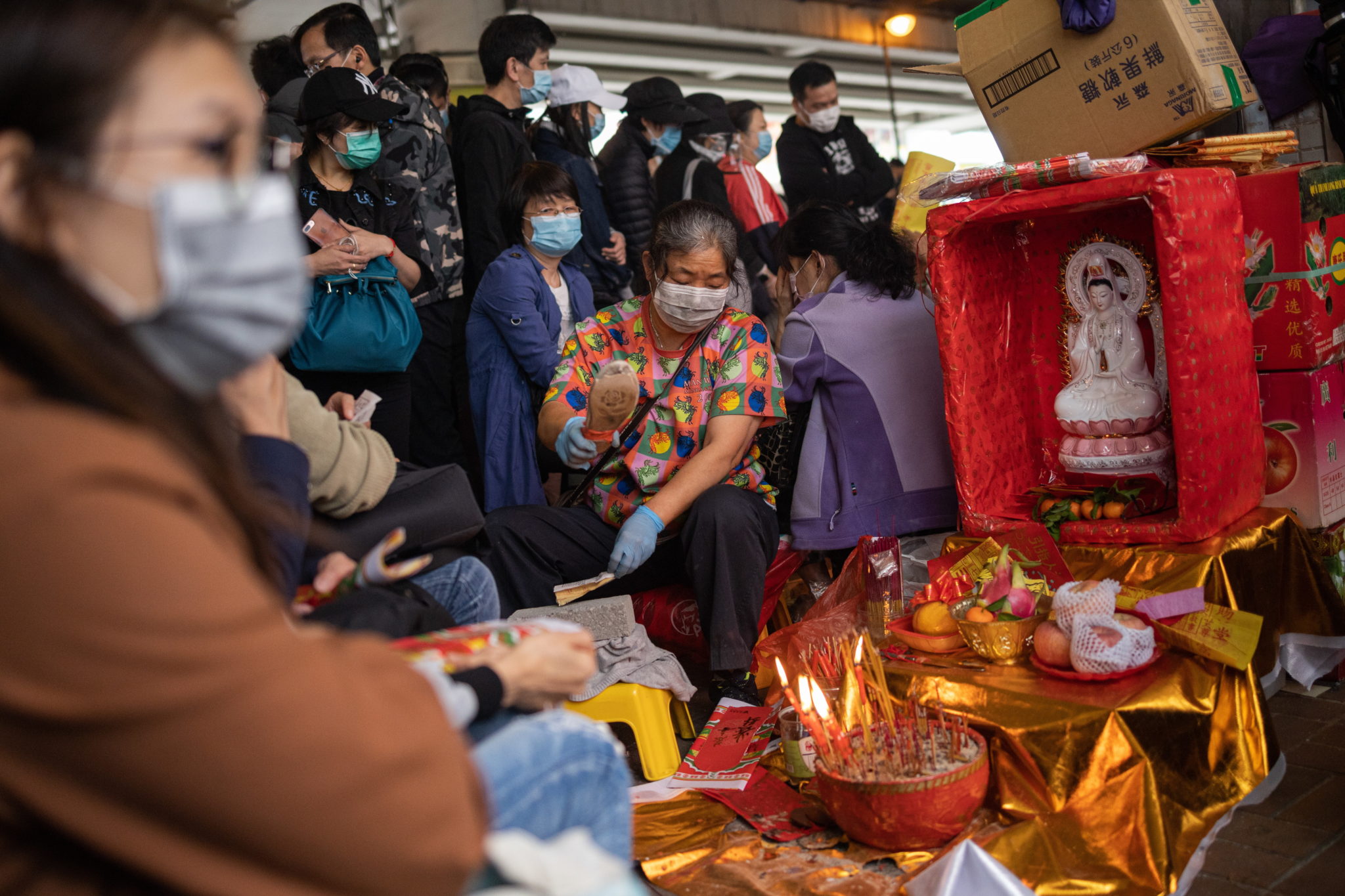 Ceremonie religijne w Hong Kongu w obliczu zagrożenia epidemią koronawirusa. fot.   EPA/JEROME FAVRE