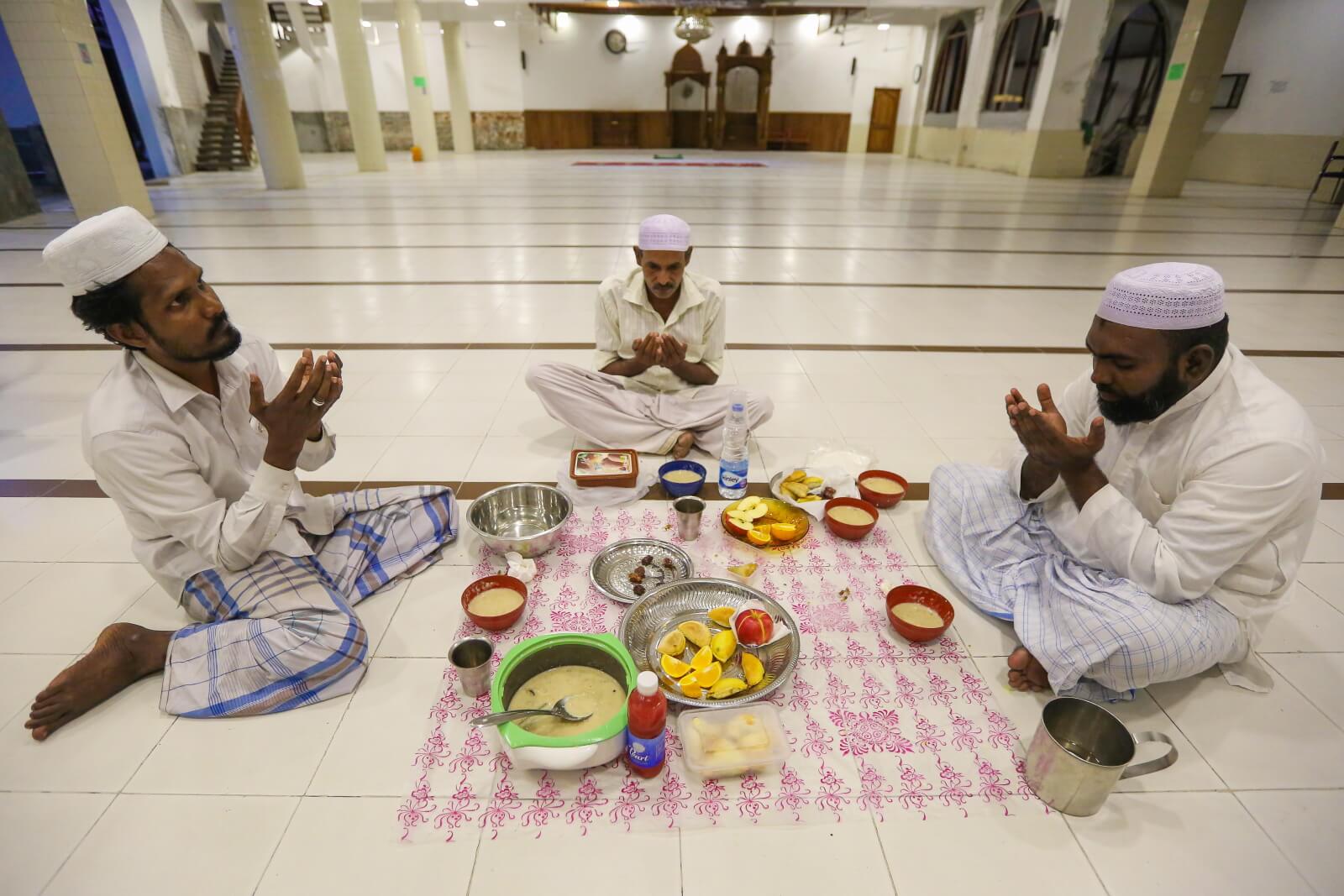 Wyjątkowy Ramadan fot. EPA/CHAMILA KARUNARATHNE