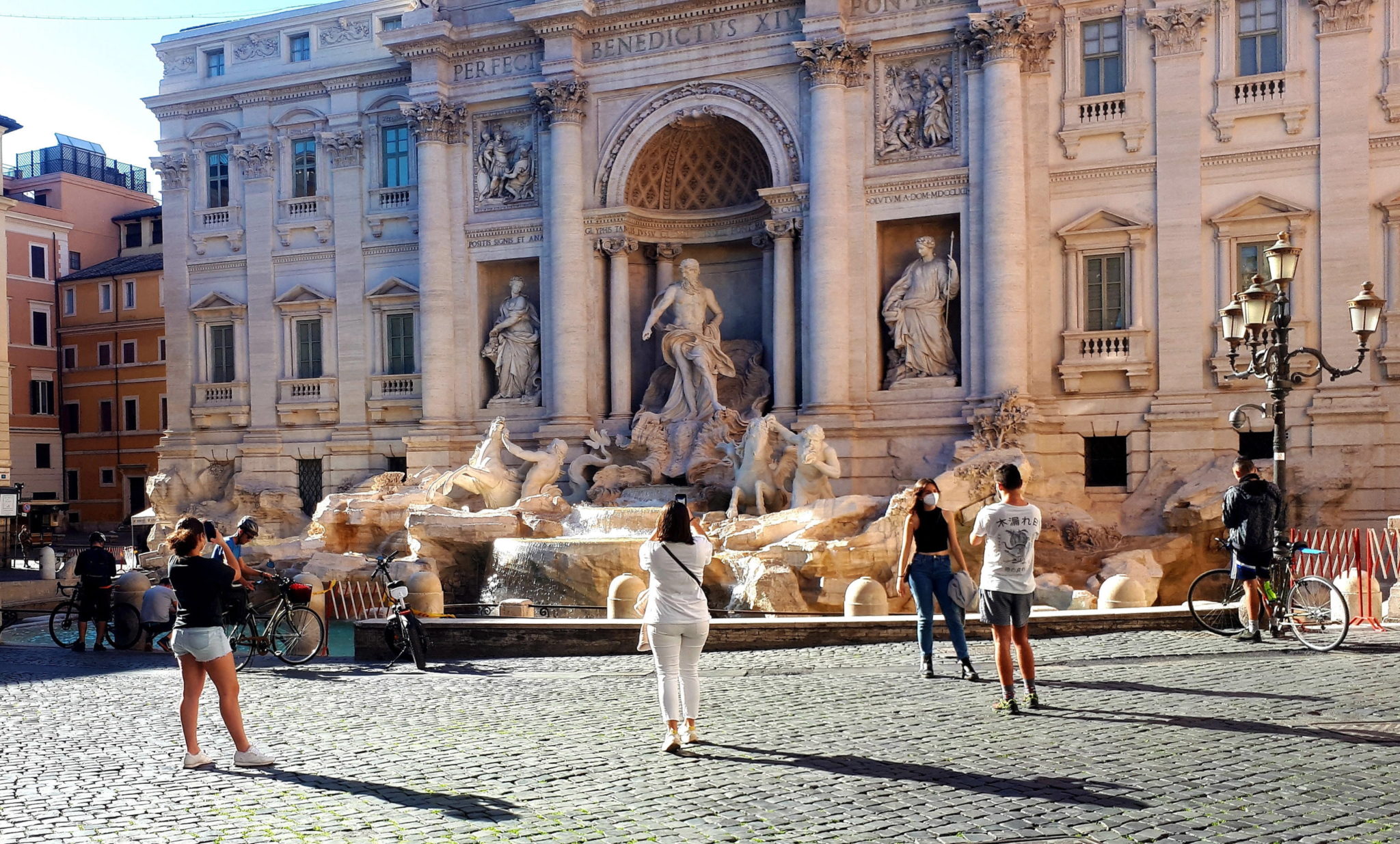 Fontanna di Trevi w Rzymie, fot. EPA/MARTINO IANNONE