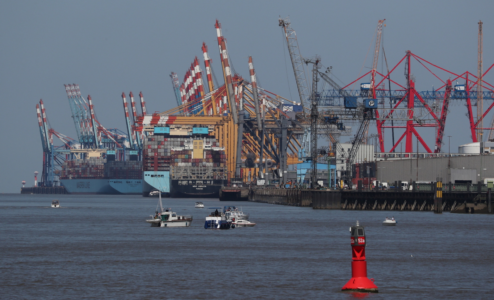 Port w Bremerhaven fot. EPA/FOCKE STRANGMANN 