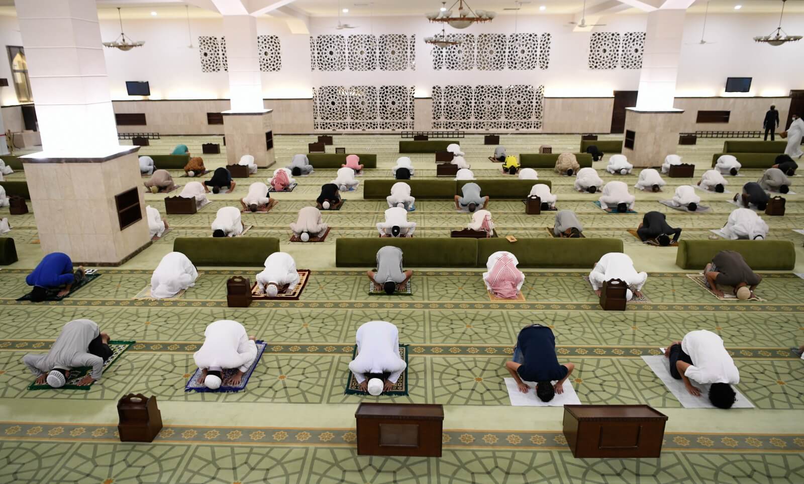 W Arabii Saudyjskiej otwierają się pierwsze meczety fot. EPA/str