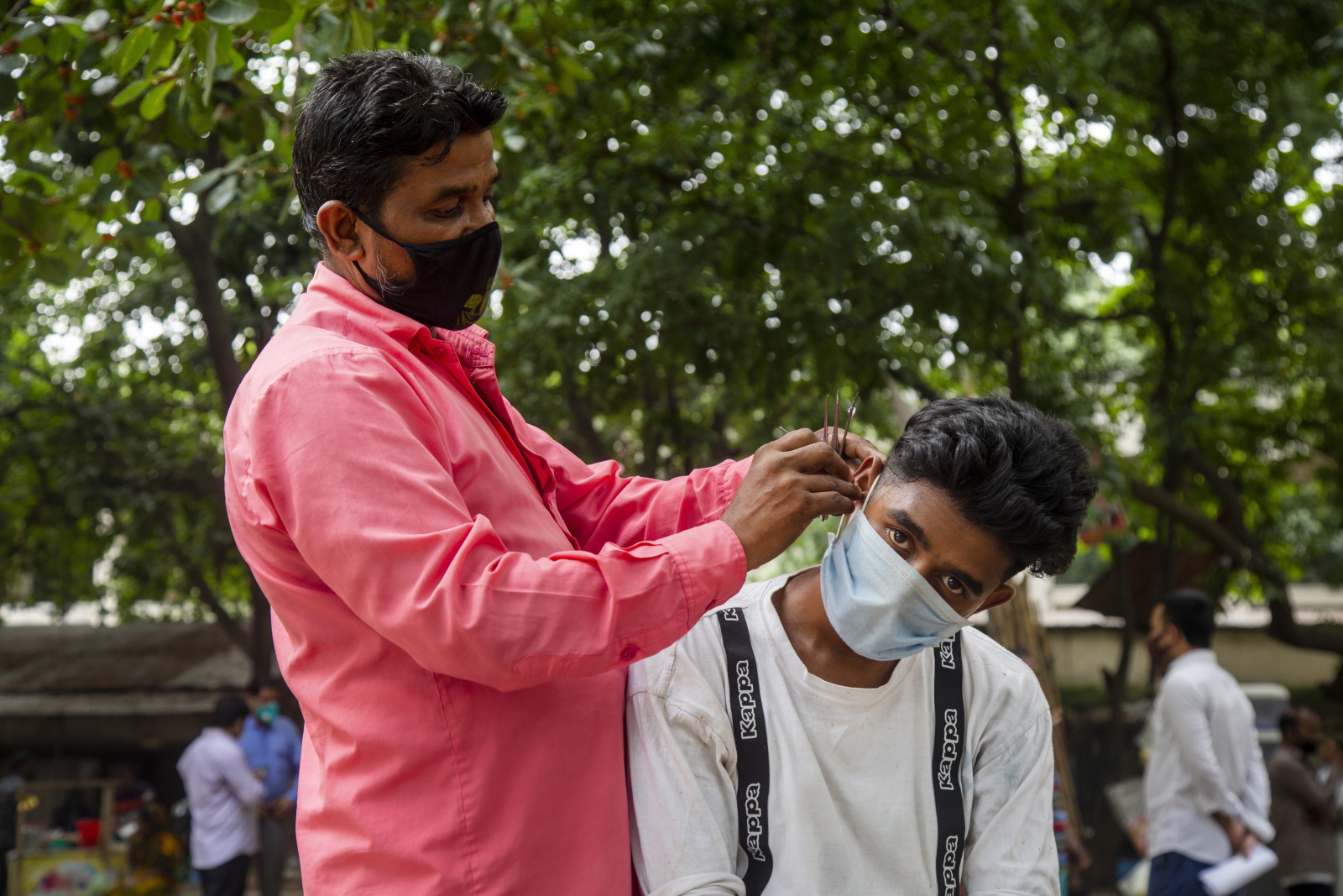 Życie w Bangladeszu podczas pandemii fot. PAP/EPA/BERTRAND LANGLOIS