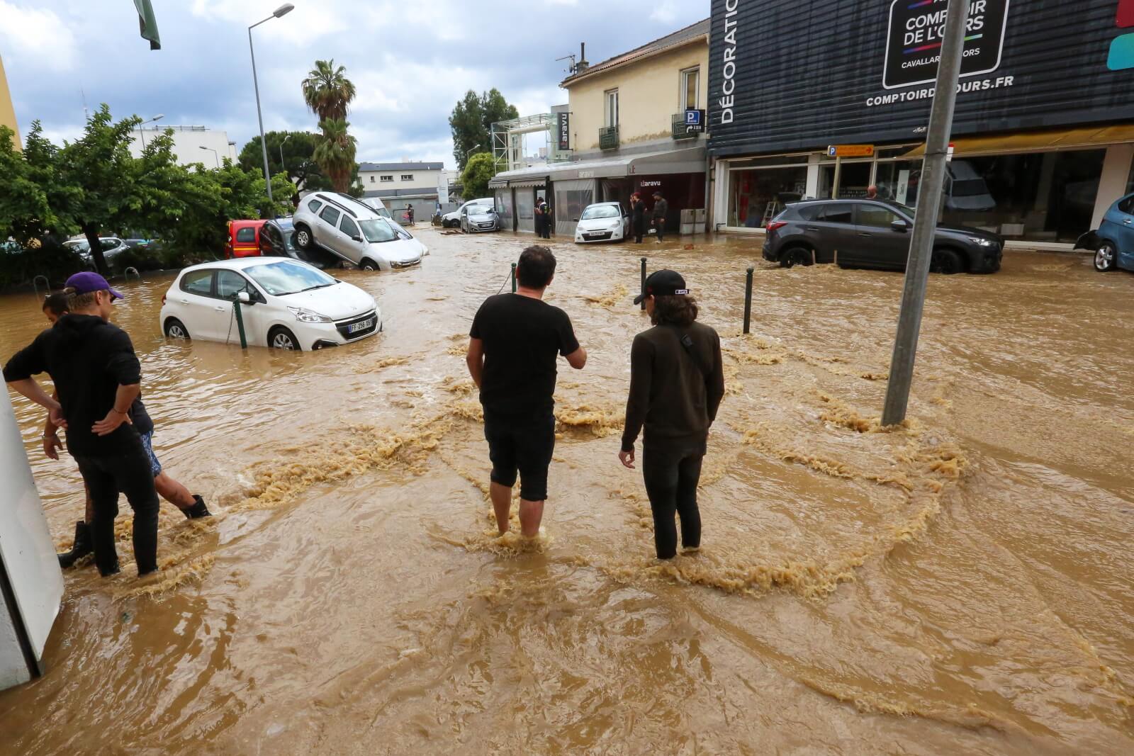 Powodzie we Francji fot. EPA/MICHEL LUCCIONI 
