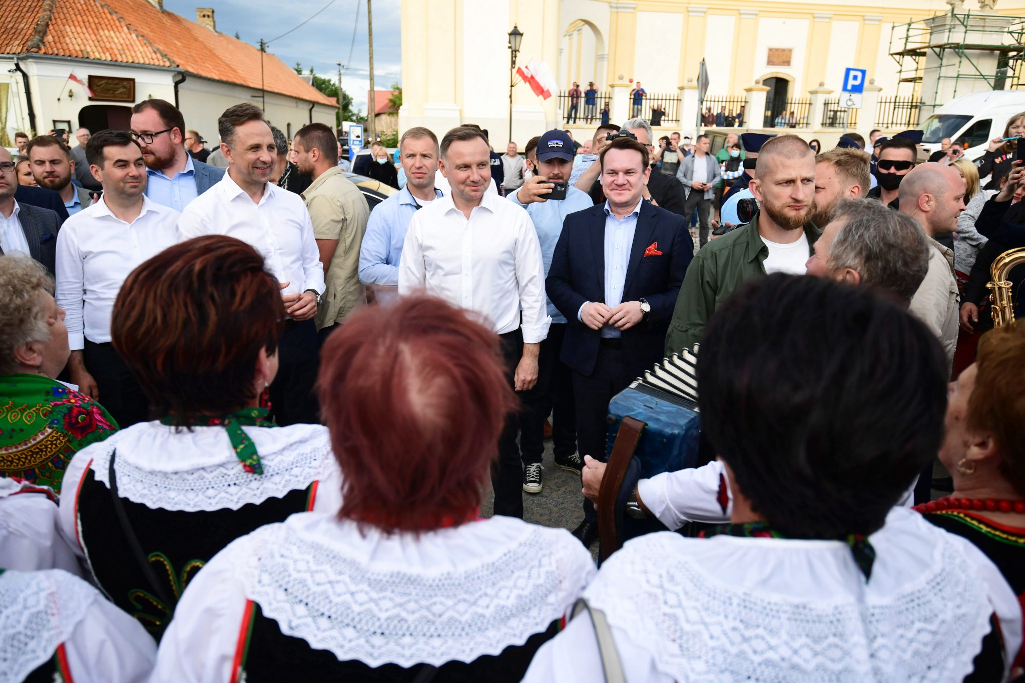 Prezydent RP Andrzej Duda (C) na Pikniku Rodzinnym w Tykocinie. Fot. PAP/Michał Zieliński
