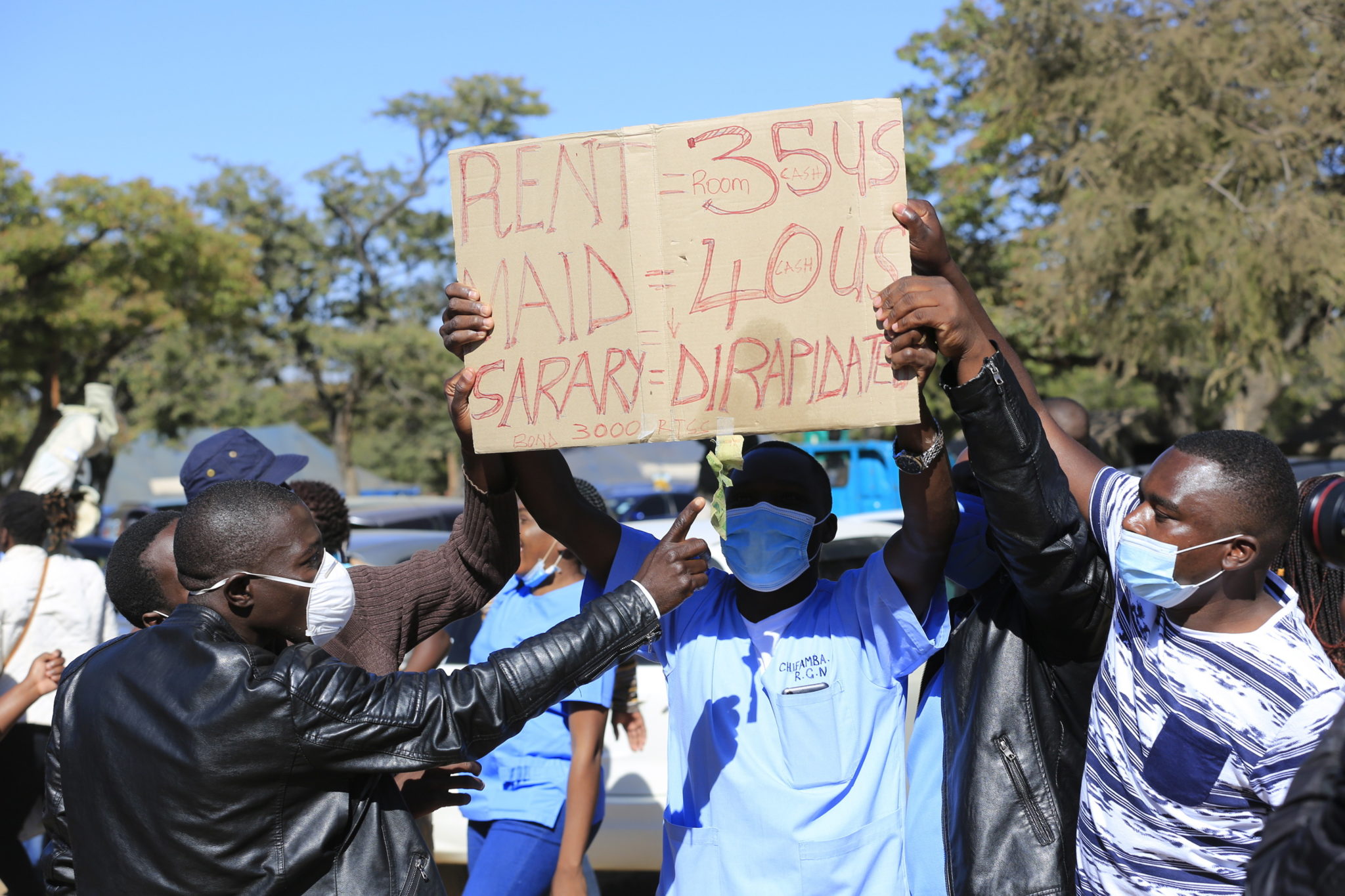 Protesty pielęgniarzy w Zimbabwe, Afryka. Fot. EPA/AARON UFUMELI 