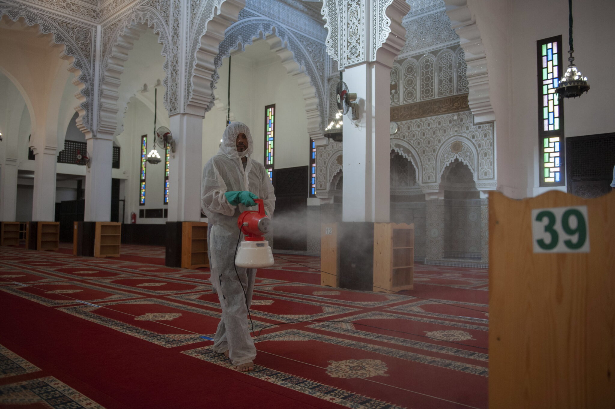 Maroko otwiera swe meczety. fot. EPA/JALAL MORCHIDI 
