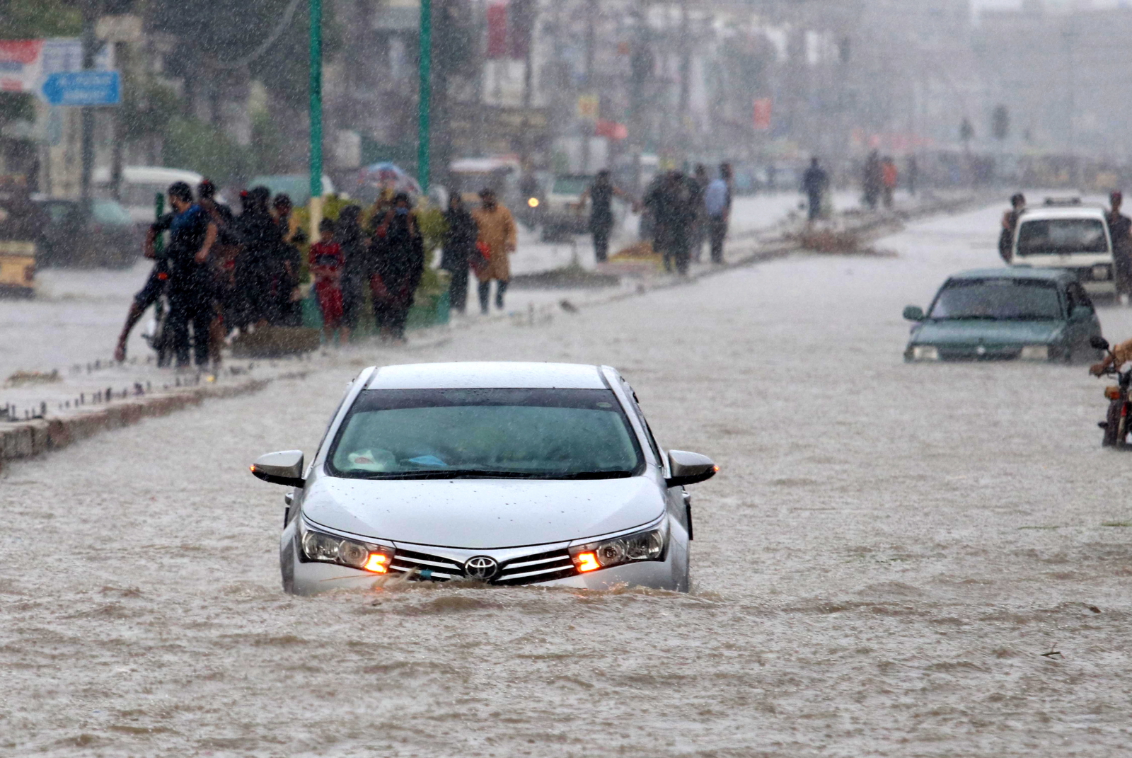 Powodzie w Pakistanie. fot. EPA/REHAN KHAN