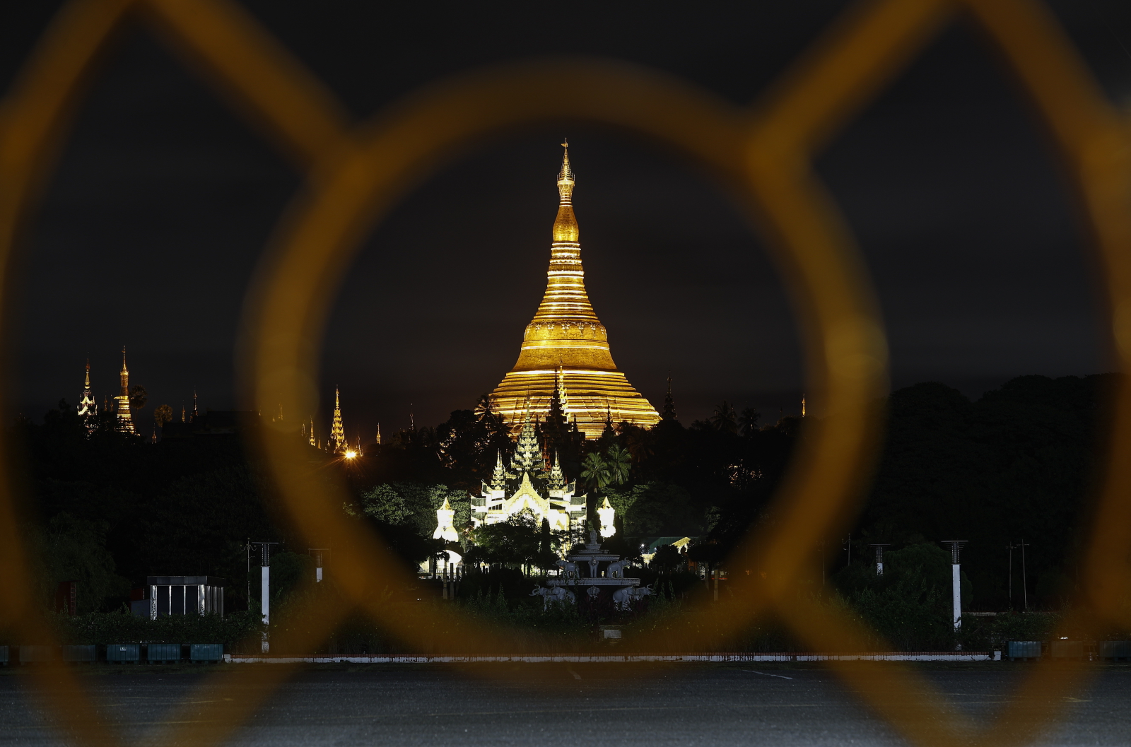 Myanmar nadal zlockdownowane fot. EPA/LYNN BO BO 
