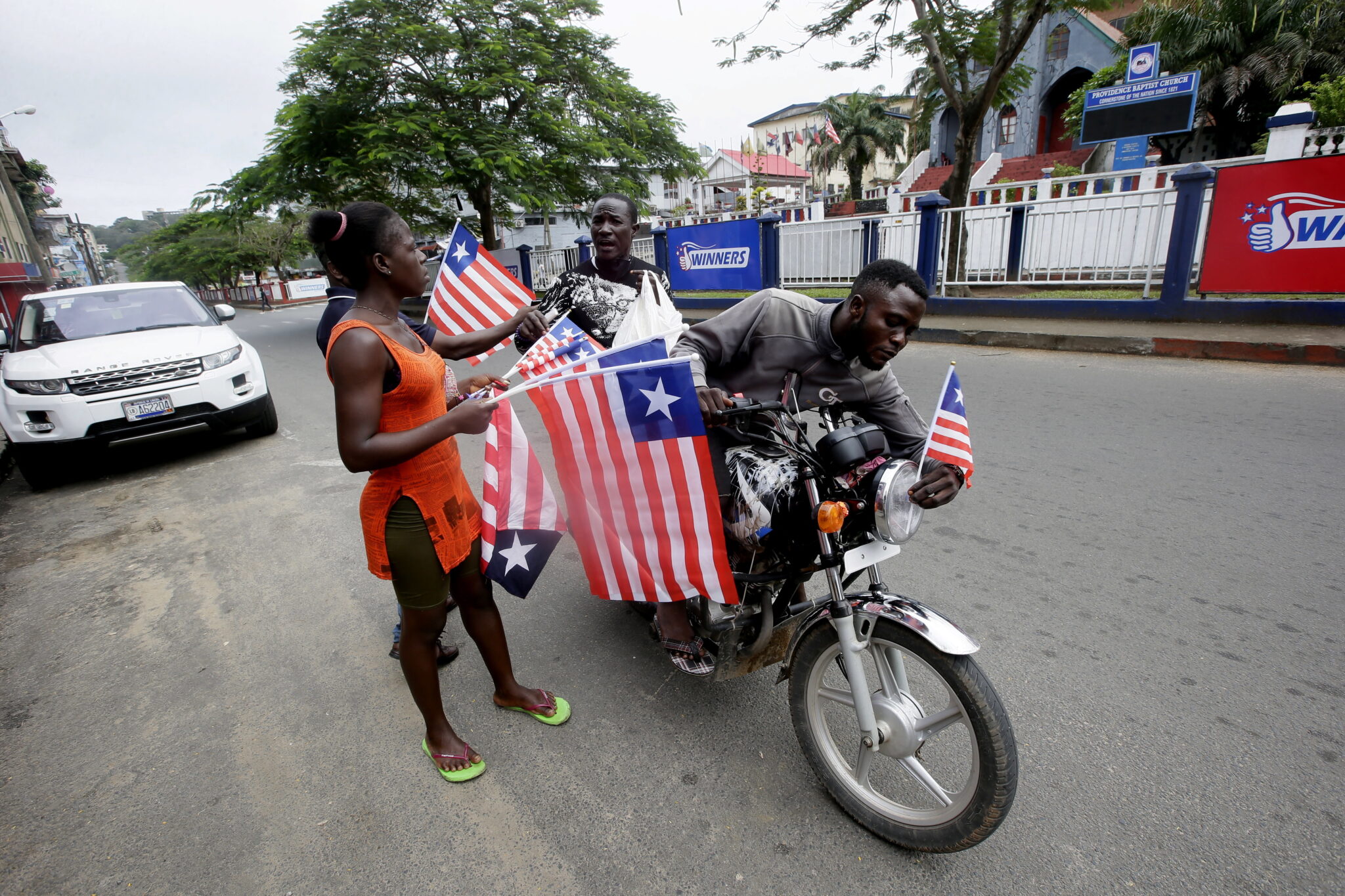 Liberia - dzień flagi narodowej, fot.  EPA / AHMED JALLANZO