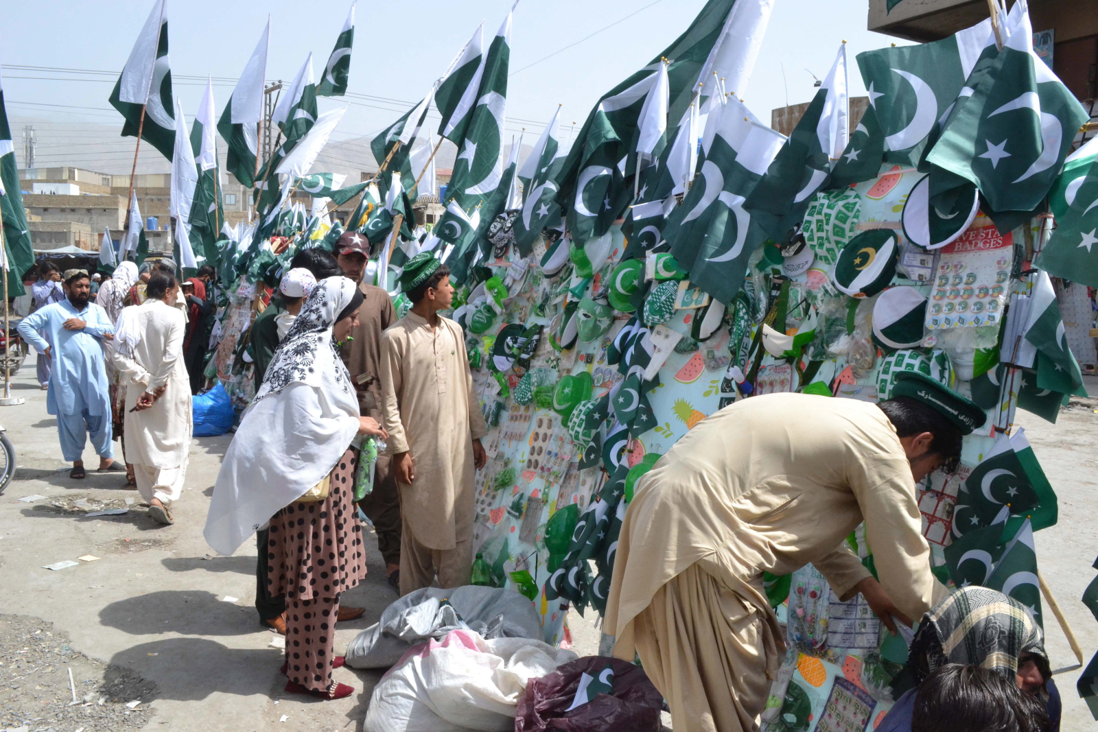 Przygotowania do dnia niepodległości w Pakistanie EPA/JAMAL TARAKAI 