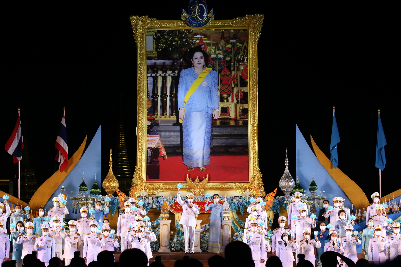 Tajlandia - 88. Rocznica urodzin królowej Sirikit, EPA/DIEGO AZUBEL 

