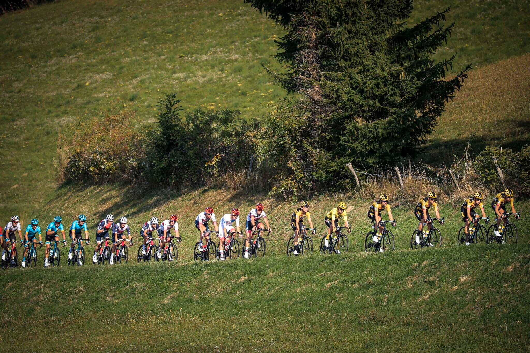 Tour de France na dystansie 164 km z La-Tour-du-Pin do Villard-de- Lans, fot. EPA / CHRISTOPHE PETIT TESSON 