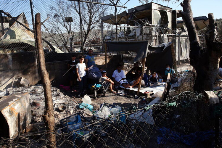 Pożar na Lesbos. fot. EPA/ORESTIS PANAGIOTOU