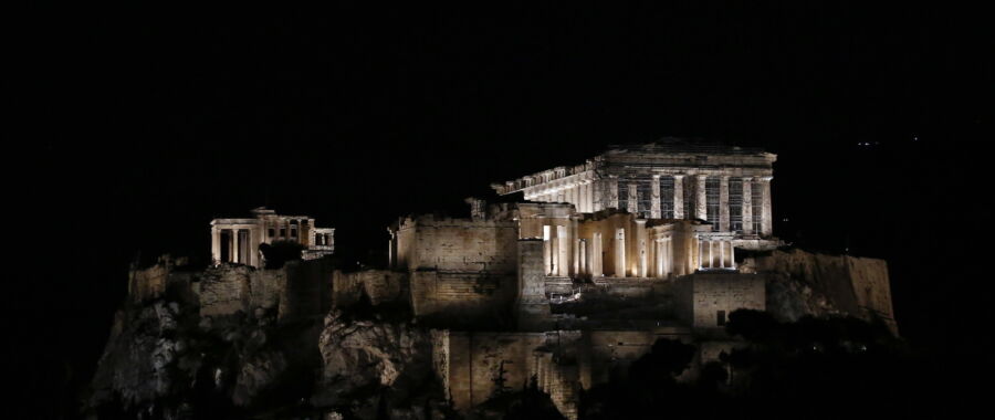 Akropol z nowym podświetleniem fot. EPA/YANNIS KOLESIDIS