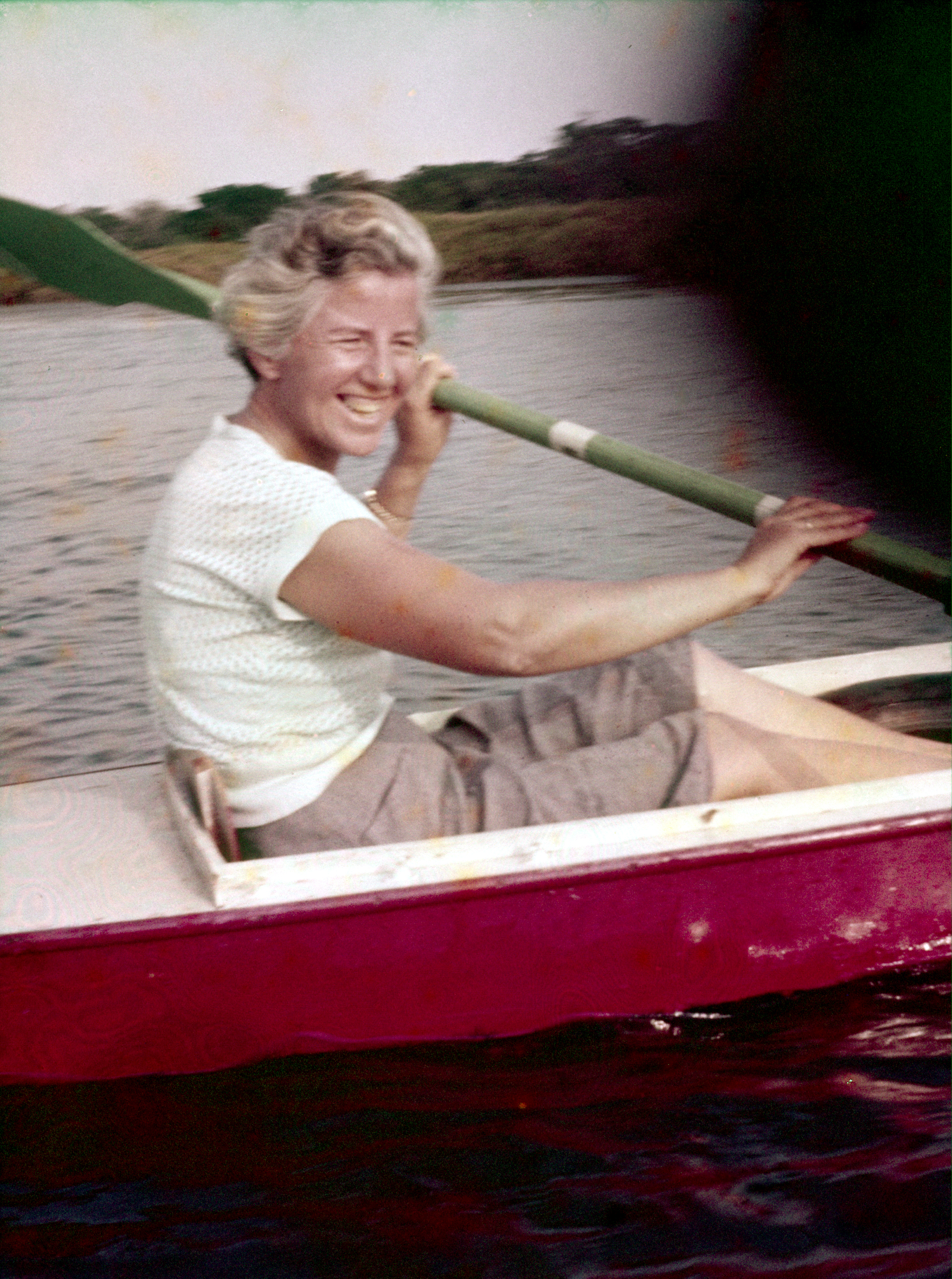 Wanda Błeńska bardzo lubiła pływać kajakiem po jeziorze Viktorii // fot. Archiwum Wandy Błeńskiej