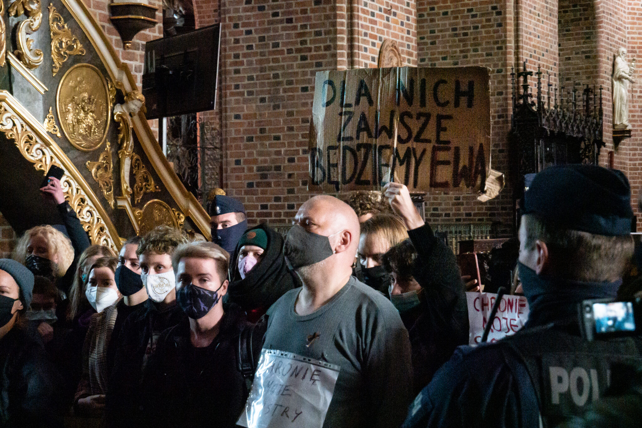 Sąd warunkowo umorzył postępowanie w sprawie protestu w poznańskiej katedrze