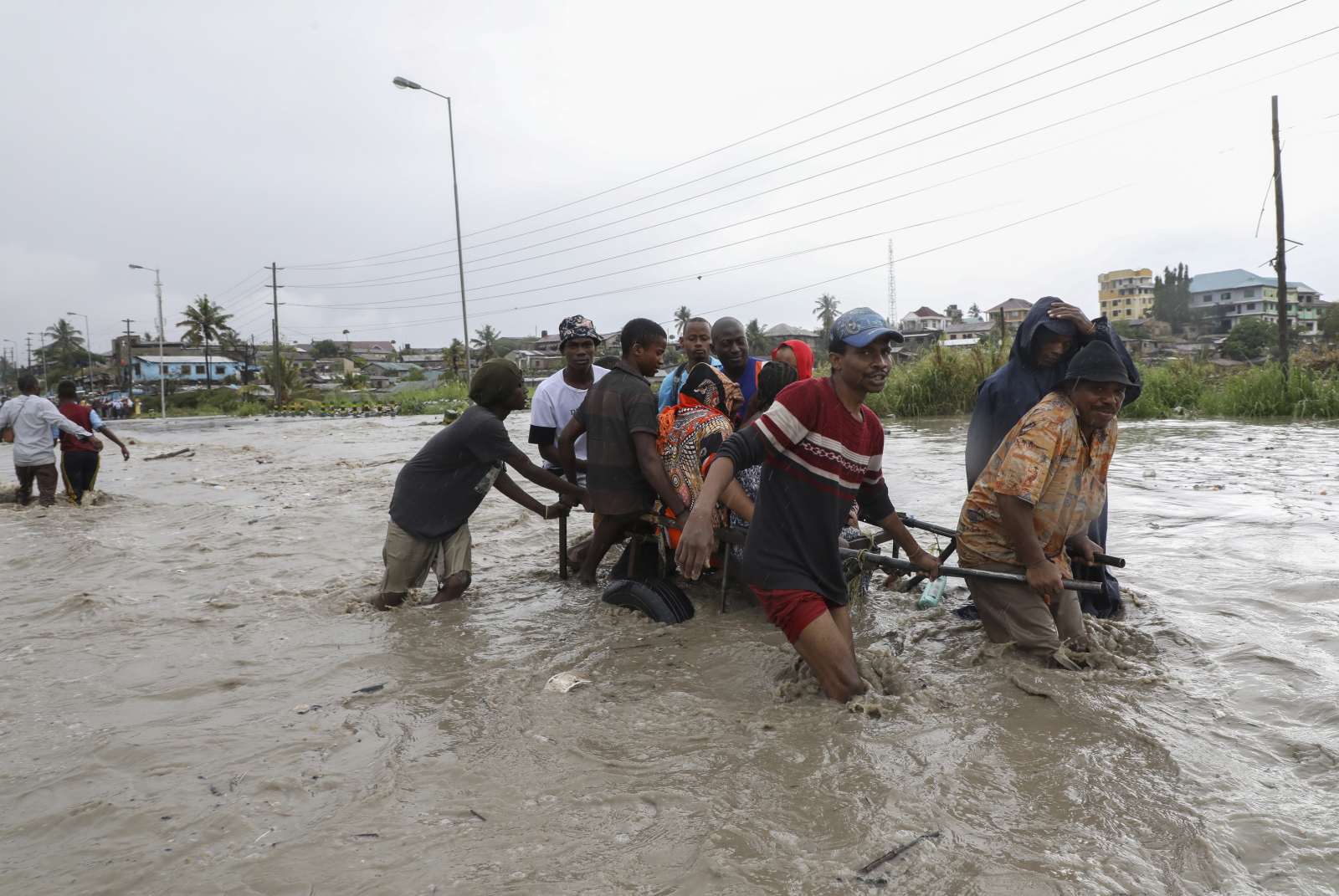 Powódź w Tanzanii EPA/ANTHONY SIAME 
