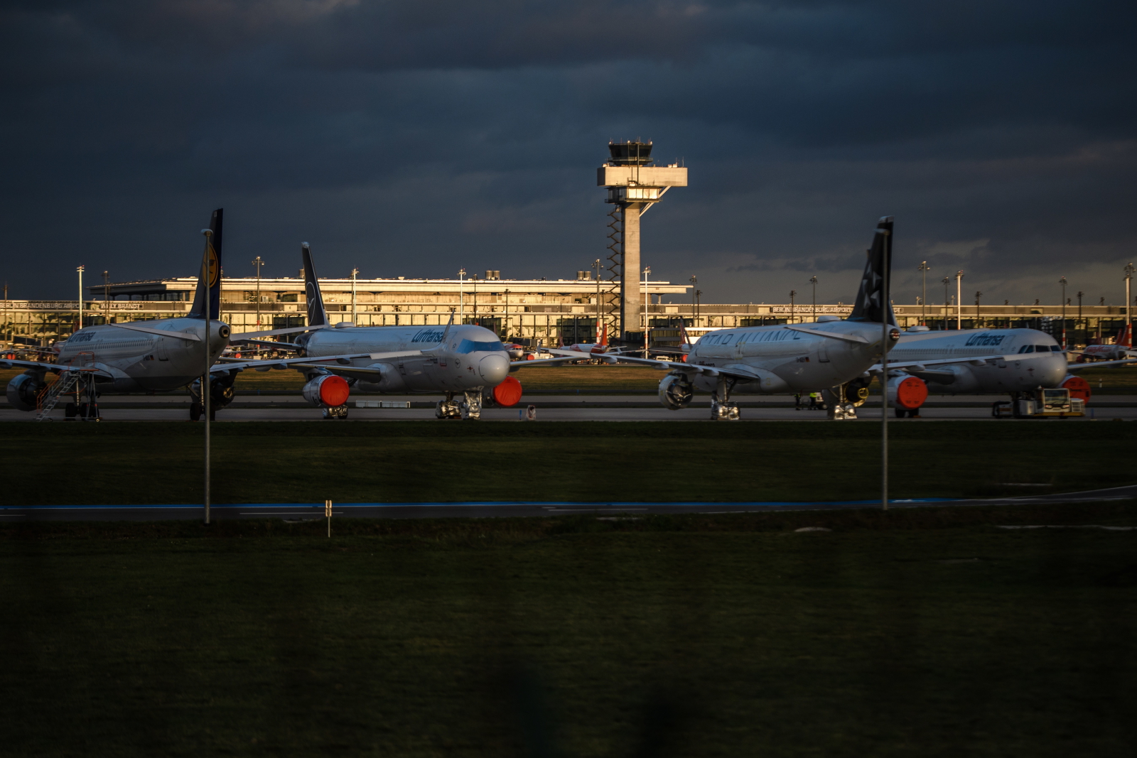Lotnisko w Niemczech fot. EPA/CLEMENS BILAN 