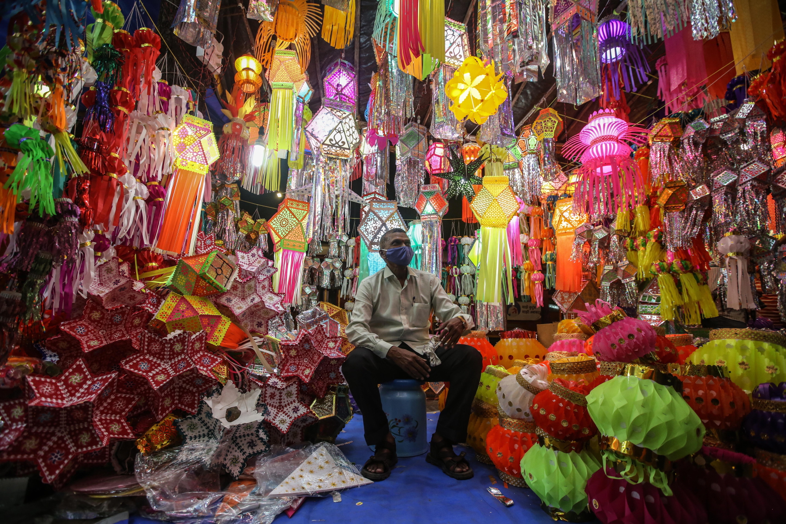 Święto Diwali  w Indiach. Fot. EPA/DIVYAKANT SOLANKI  