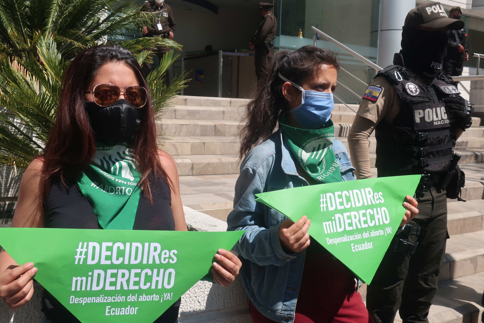 Protest zwolenników aborcji w Ekwadorze. Fot. EPA/Daniela Brik 