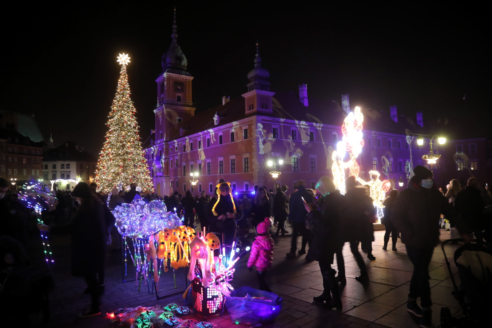 Inauguracja dekoracji świątecznych w Warszawie fot. PAP/Wojciech Olkuśnik