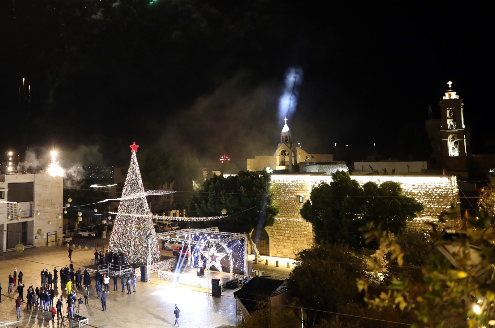 Dekoracje świąteczne w Betlejem fot. EPA/ABED AL HASHLAMOUN 