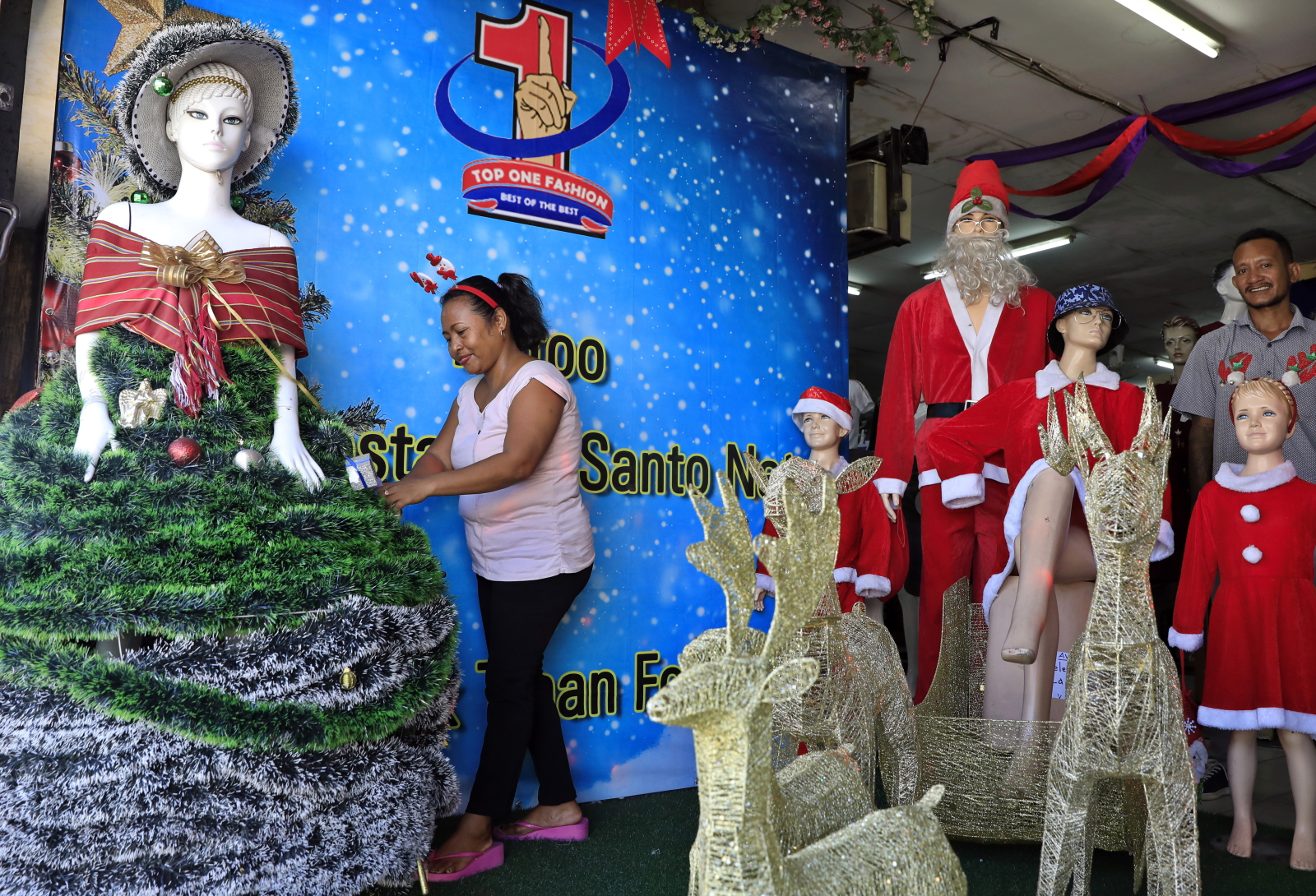 Timor Wschodni przygotowania do siat Bożego Narodzenia EPA/ANTONIO DASIPARU 
