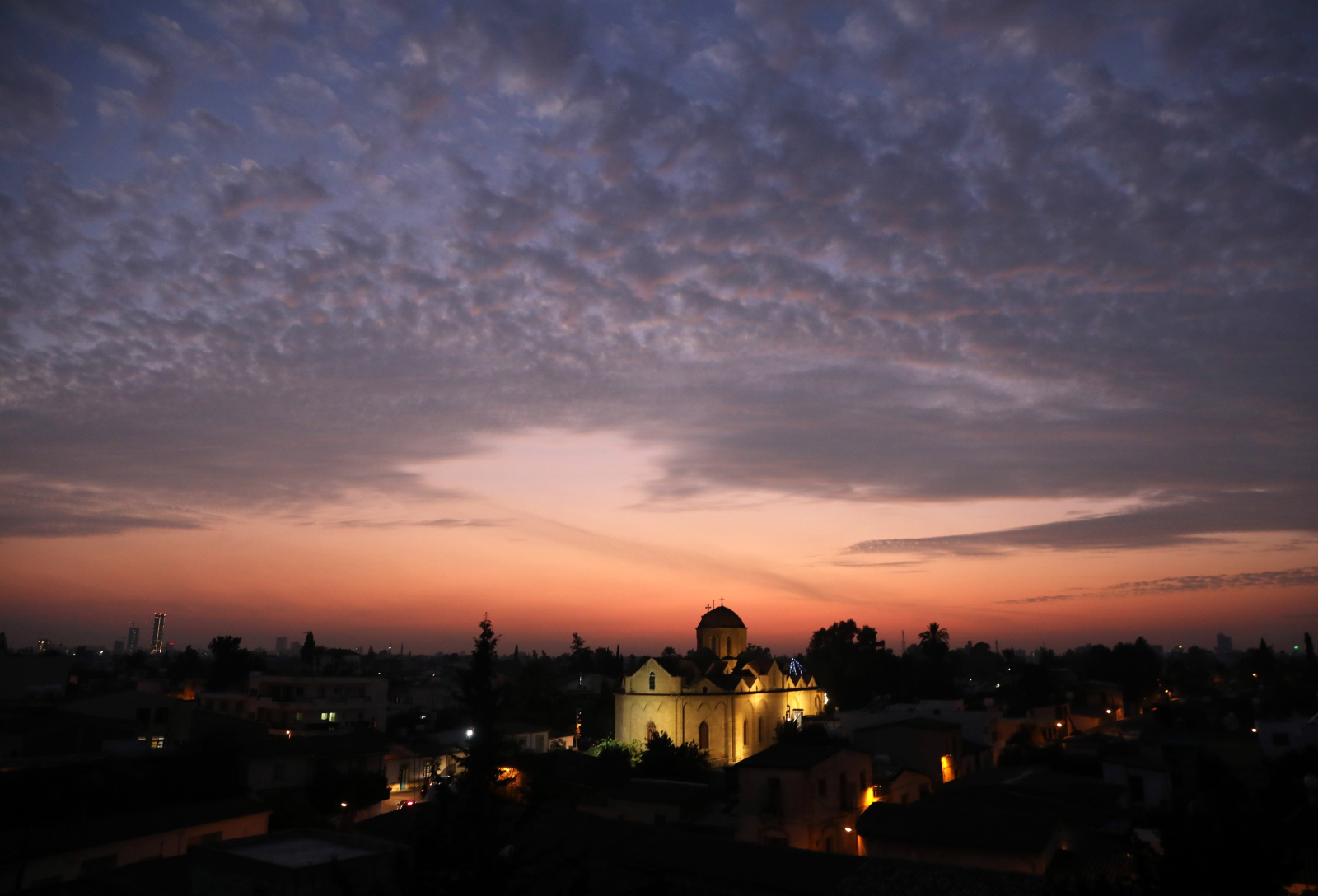 Zachód słońca na Cyprze EPA/KATIA CHRISTODOULOU 