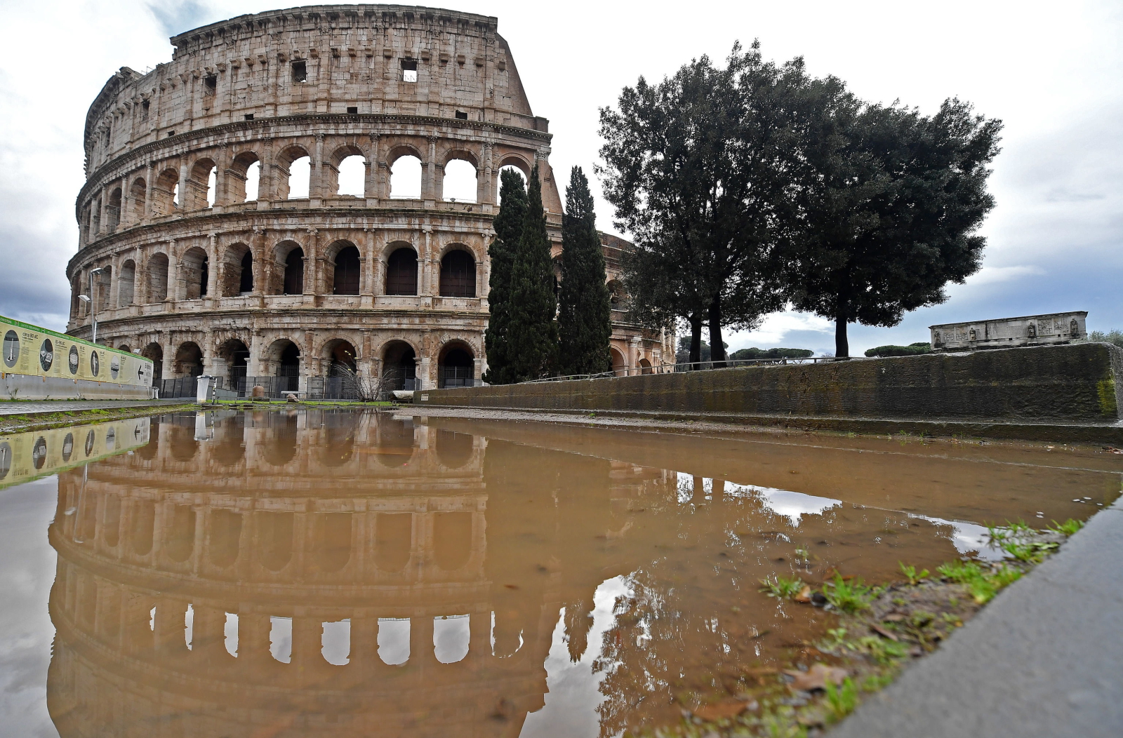 Deszczowa pogoda we Włoszech fot. EPA/ETTORE FERRARI 