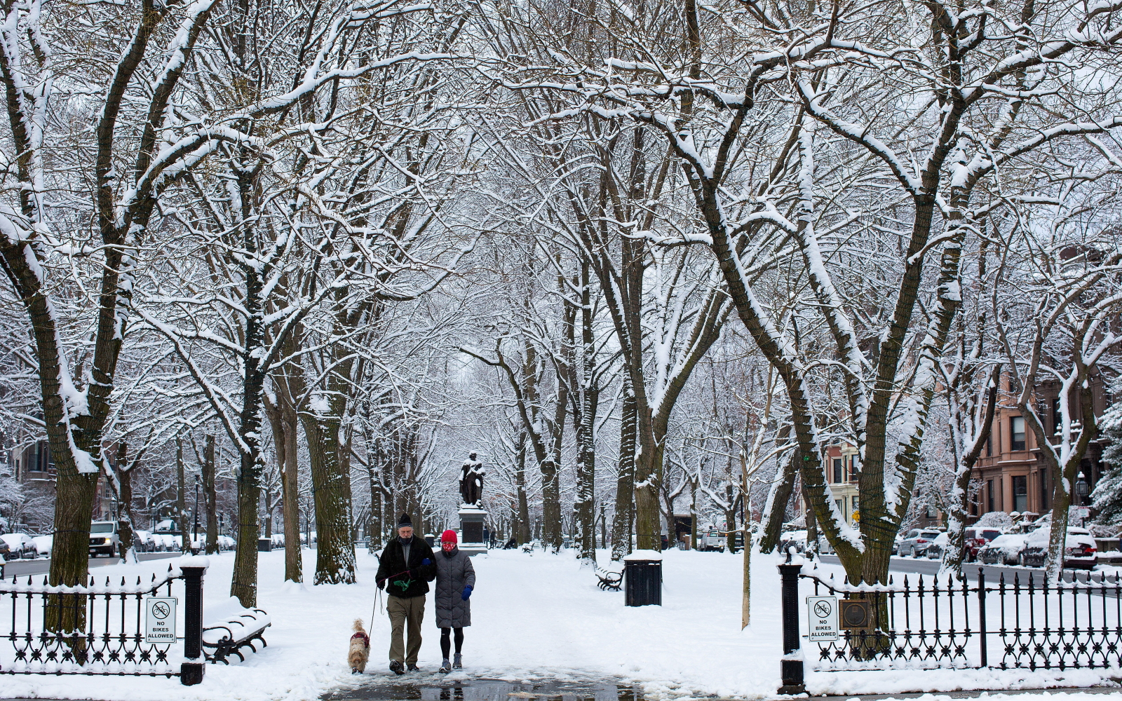 Zima w Bostonie (USA) Fot. PAP/EPA/CJ GUNTHER