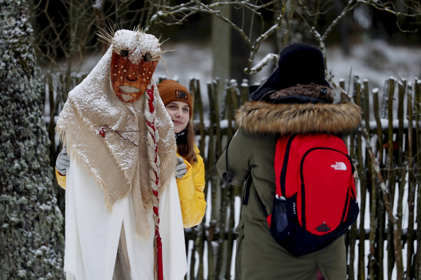 Tradycje na Łotwie fot. EPA/TOMS KALNINS 
