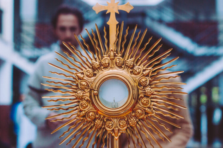 eucharystia adoracja najświętszy sakrament