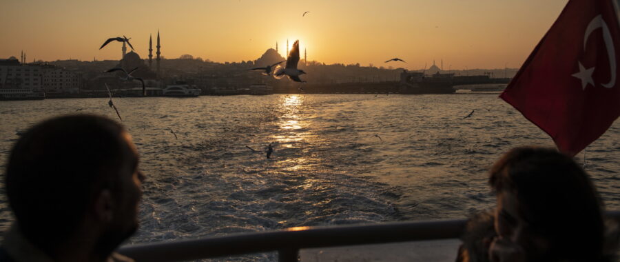 Zachód słońca w Stambule fot. EPA/ERDEM SAHIN