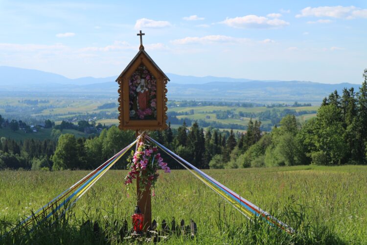 Małopolskie: kaplice na dróżkach kalwaryjskich padły ofiarą wandali