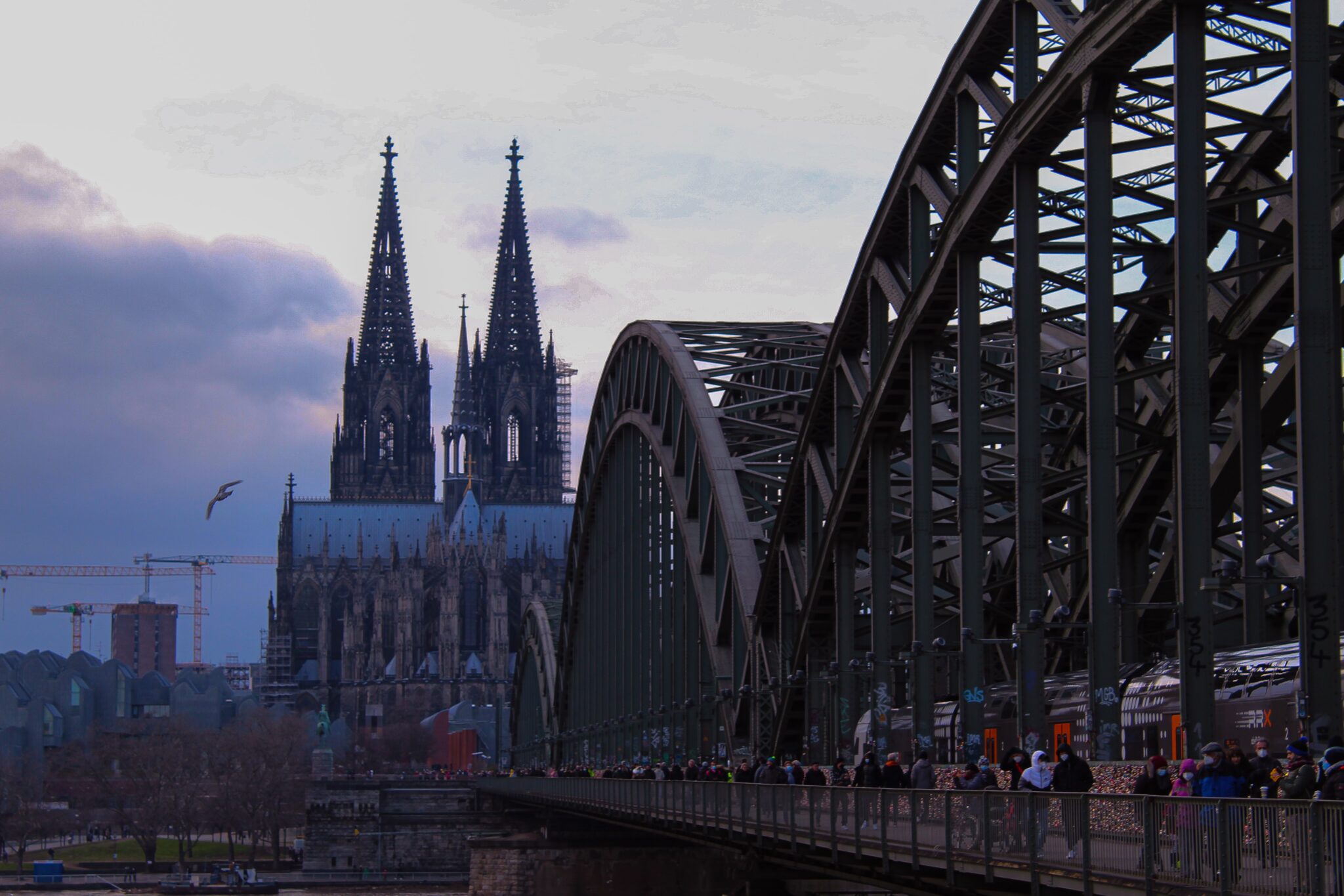 Cologne retire la cathédrale de son logo.  Christianisme nuisible à l’image de la ville ?