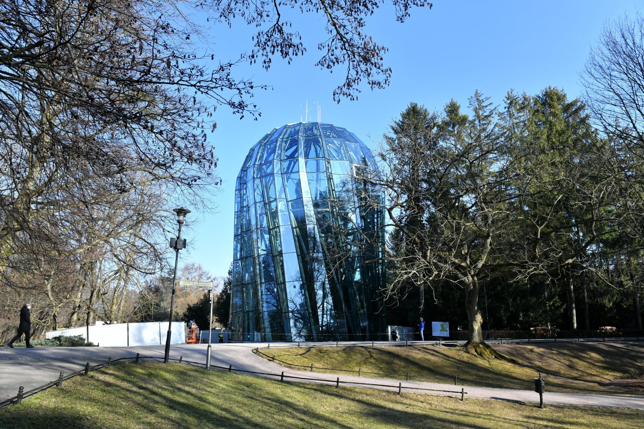 Rotunda palmiarni w Parku Oliwskim w Gdańsku, fot. PAP/Adam Warżawa  