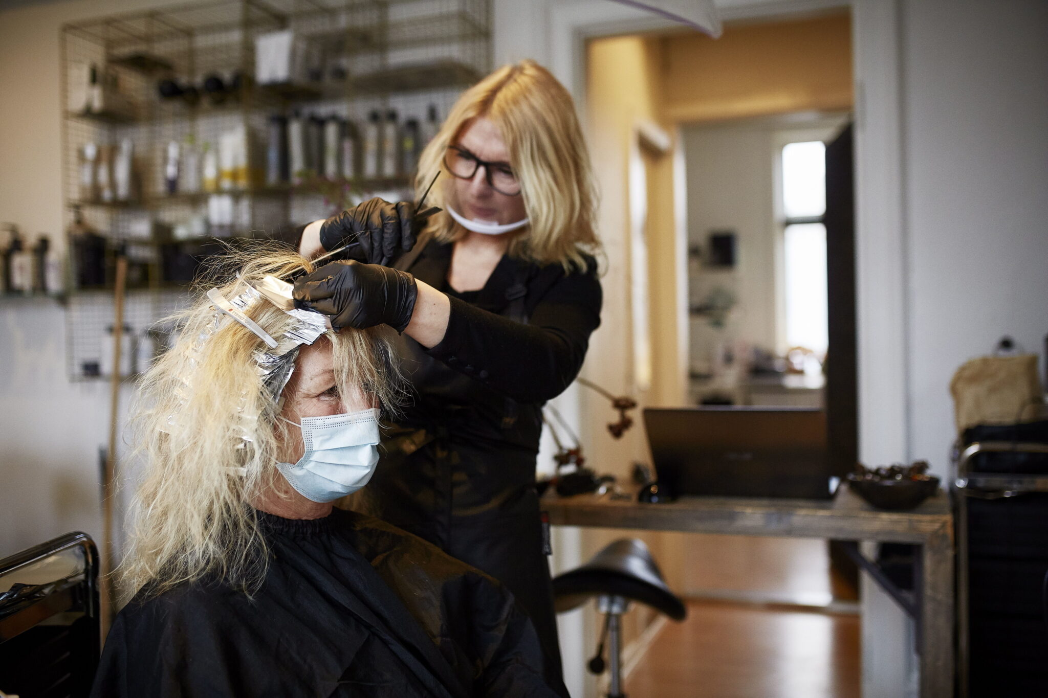Bornholm, Dania: wyspa Bornholm to jedyny region w Danii, gdzie są obecnie otwarte salony fryzjerskie, fot. EPA / Pelle Rink