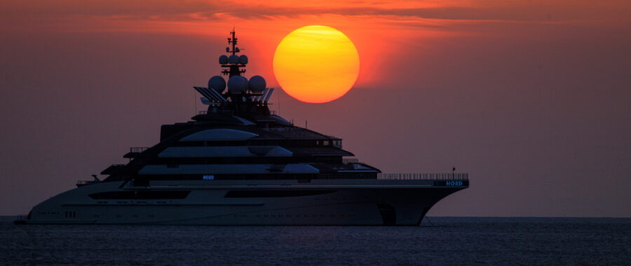 Zachód słońca na wyspach kanaryjskich fot. EPA/CATI CLADERA