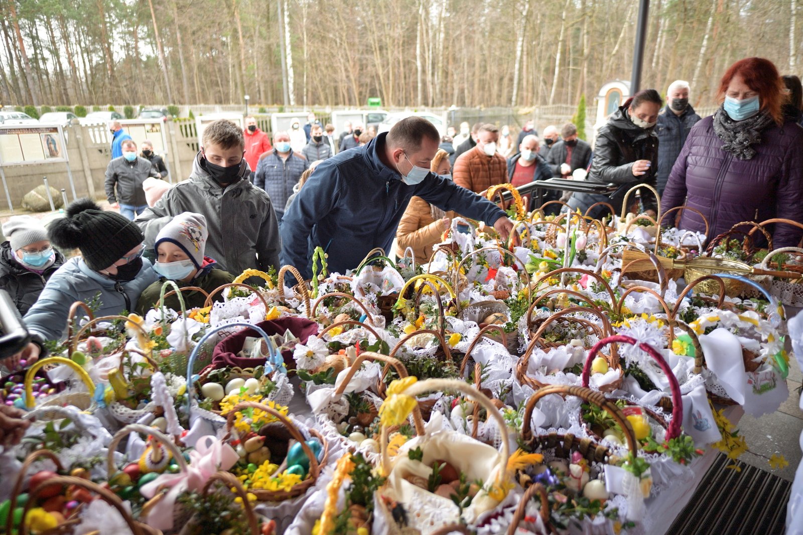 Święcenie pokarmów fot.  PAP/Przemysław Piątkowski