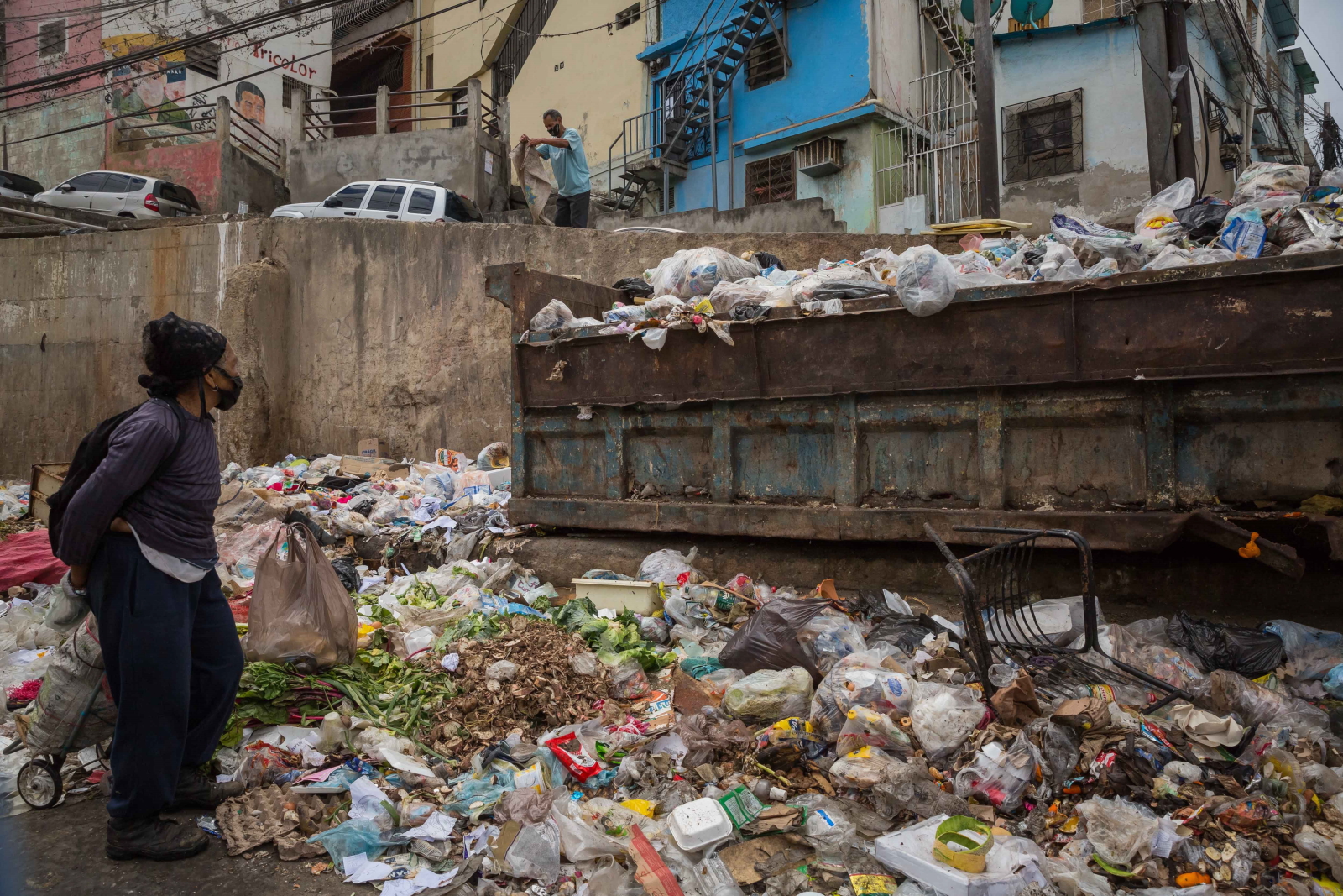 Wysypisko śmieci w Wenezueli fot. EPA/MIGUEL GUTIERREZ 