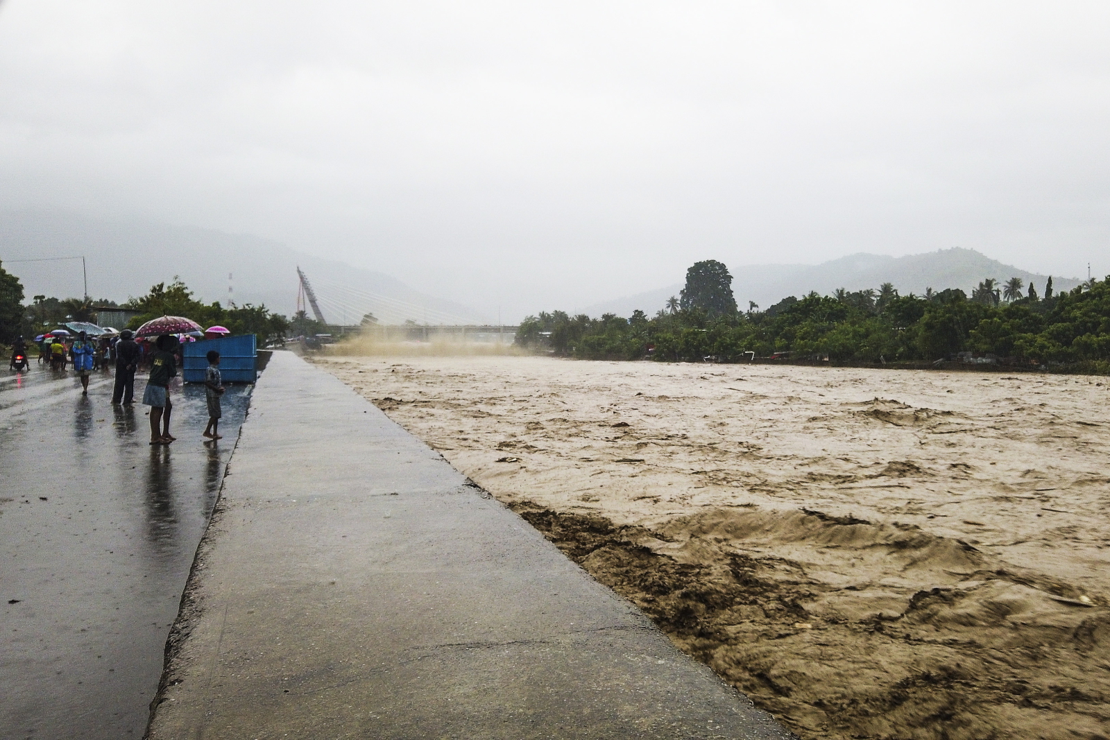 Powódź w Indonezji EPA/ANTONIO SAMPAIO 