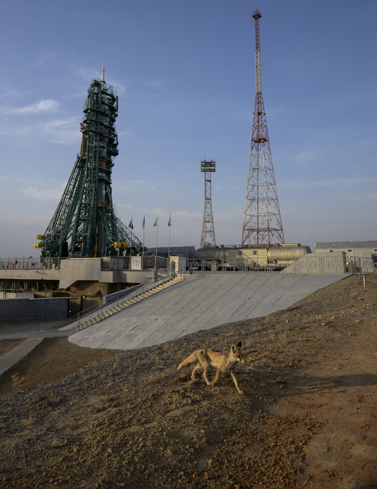 Kazachstan: przygotowania do startu kolejnej rakiety Soyuz fot. BILL INGALLS / NASA 