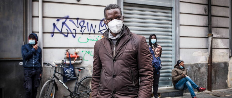 Włoscy bezdomni w trakcie 3 fali pandemii fot. EPA/CESARE ABBATE