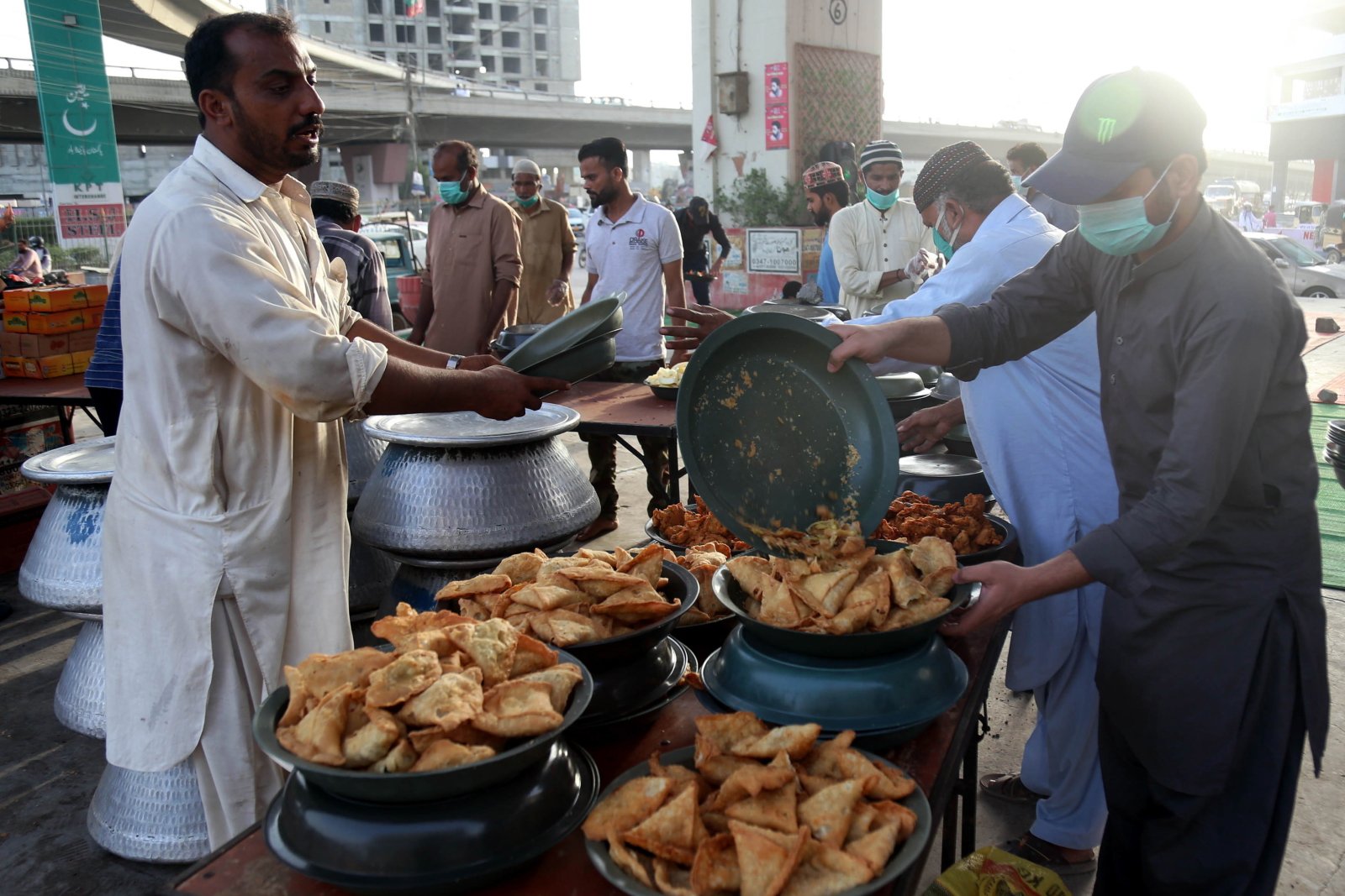 Ramadan w Pakistanie. Fot. EPA/REHAN KHAN 