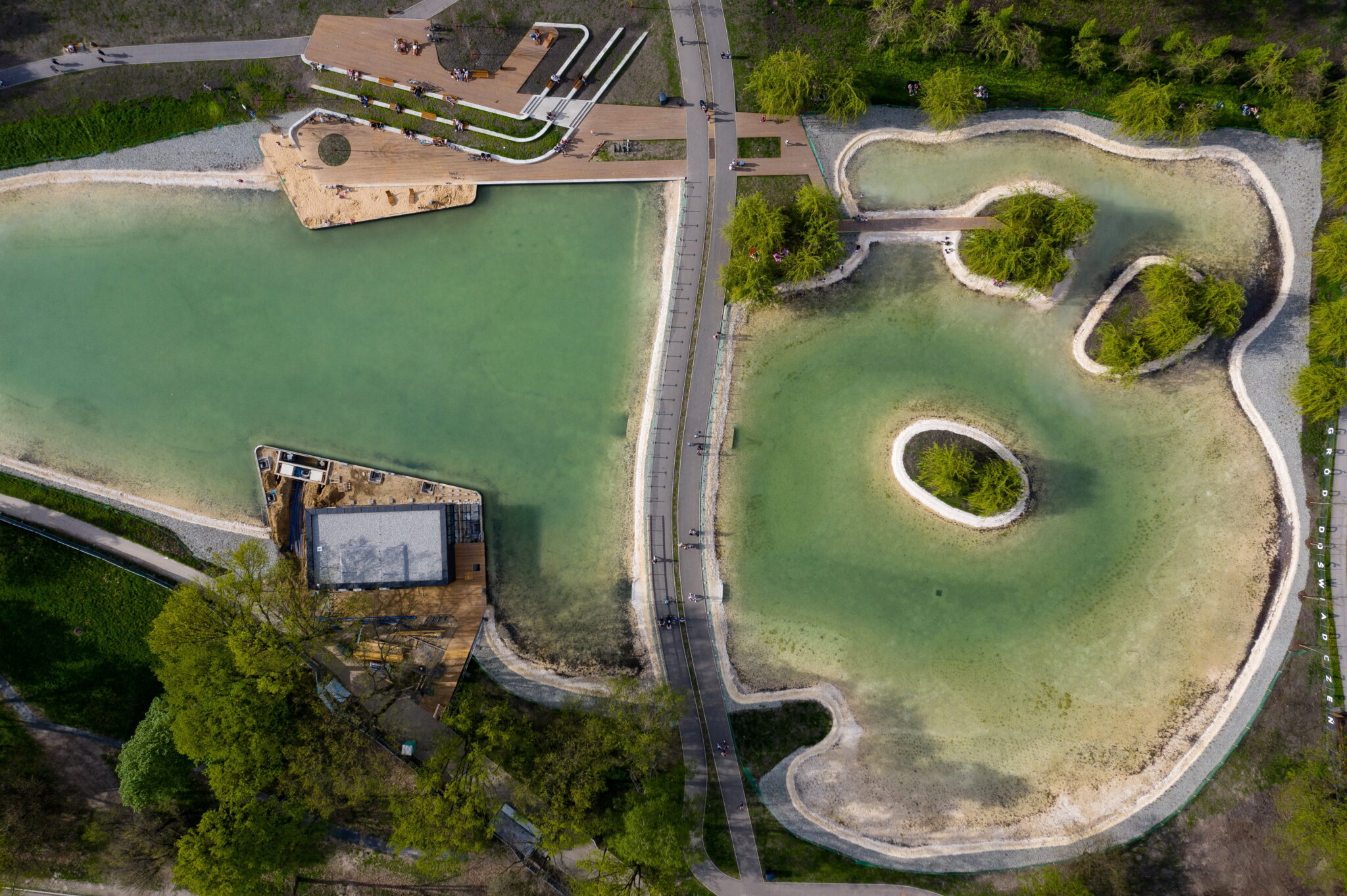 Zrewitalizowany park Lotników Polskich w Krakowie, fot. PAP/Łukasz Gągulski