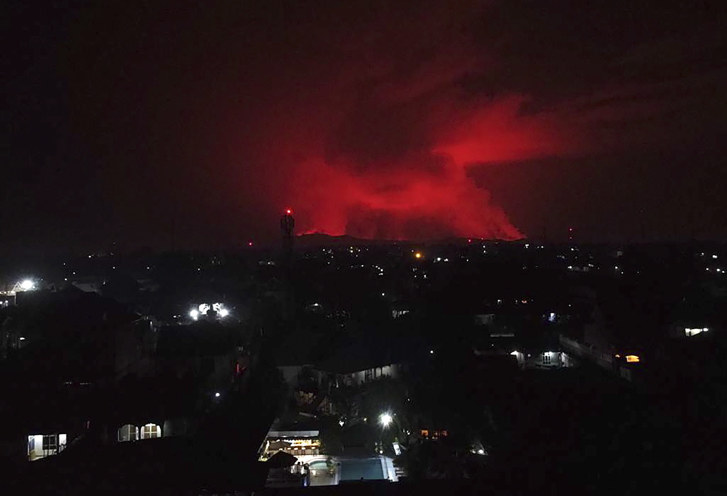Wybuch wulkanu w Nyiragongo fot. EPA/HUGH KINSELLA CUNNINGHAM 

