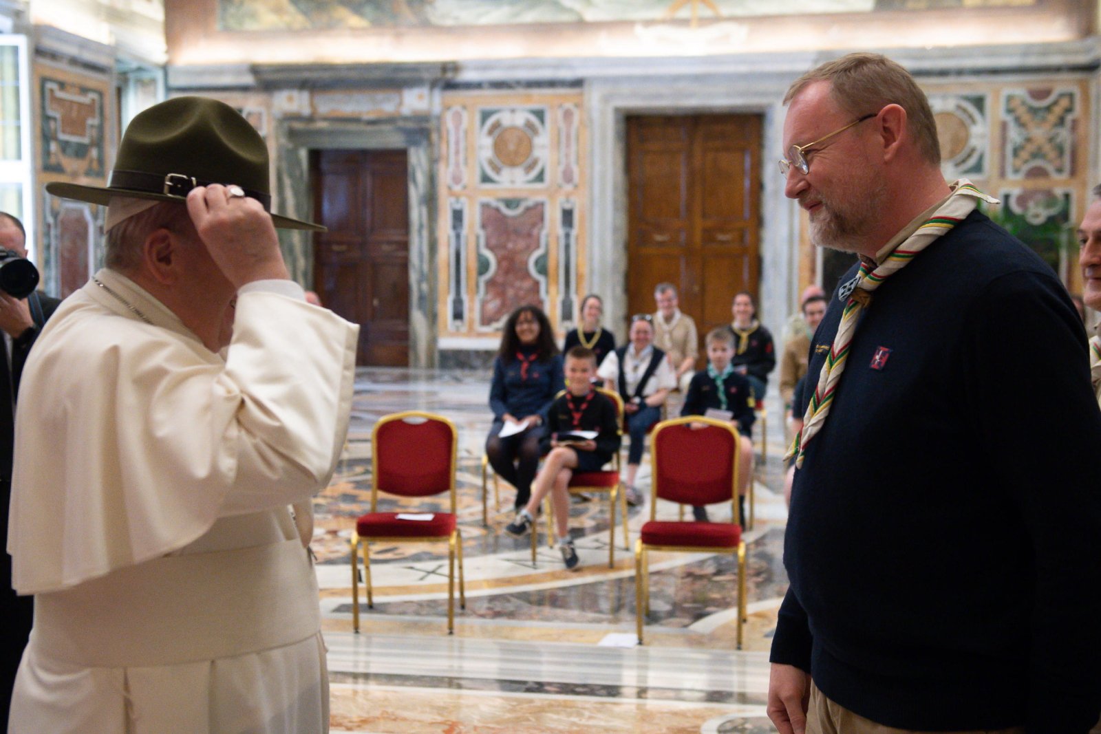 Papież spotkał się dzisiaj ze skautami. Fot. EPA/VATICAN MEDIA 