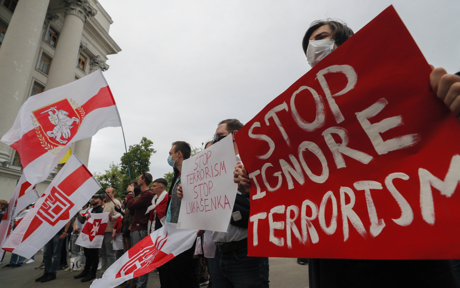 Probiałoruskie protesty na ulicach Kijowa fot. EPA/SERGEY DOLZHENKO 
