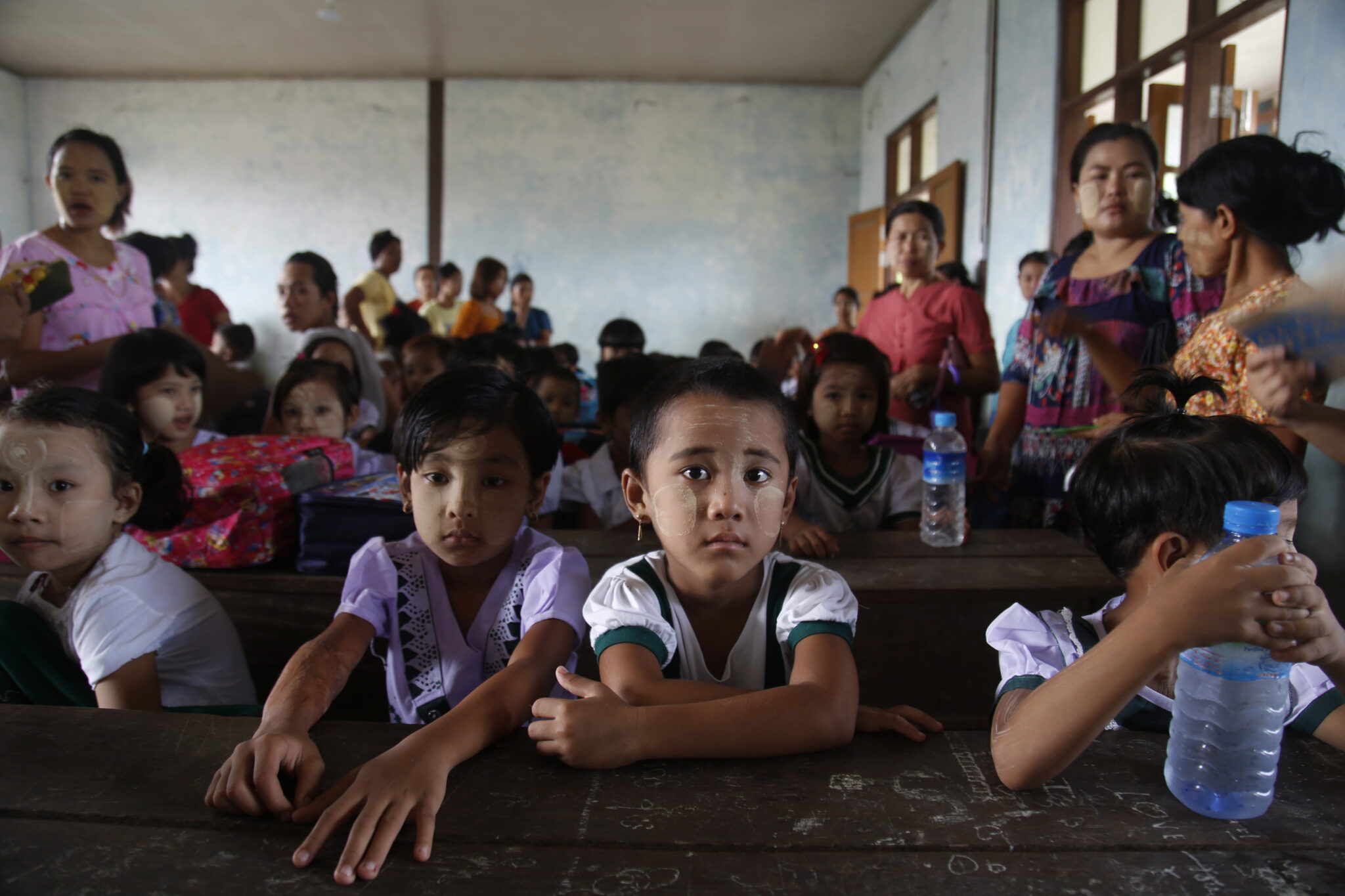 Dzieci w szkole podstawowej w Birmie, fot. EPA/STRINGER 